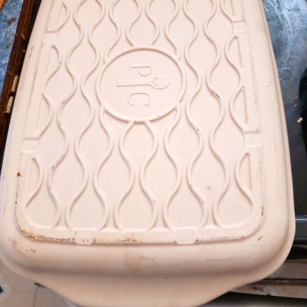 Pampered chef 9 x 12 small rectangle baking stone, never used.